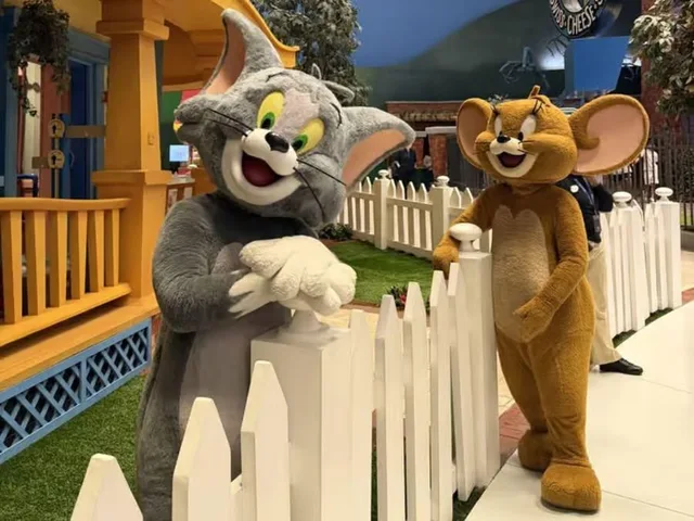 Warner Bros World Abu Dhabi mit privatem SUV-Transfer – Aufnahme zum Erlebnis – Bild 6
