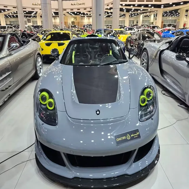Dubai Supersportwagen: geführte Showroom-Tour – Aufnahme zum Erlebnis – Bild 4