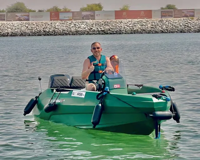 Yas Island: privates Boot für eine Stunde selbst fahren – Aufnahme zum Erlebnis – Bild 6