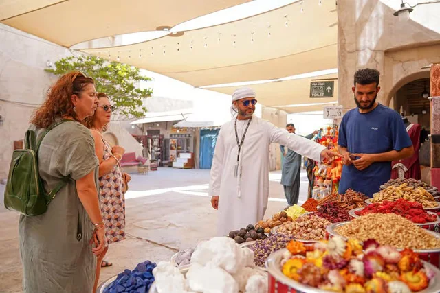 Al Fahidi, Souks und Abra: Rundgang durch das alte Dubai – Aufnahme zum Erlebnis – Bild 3
