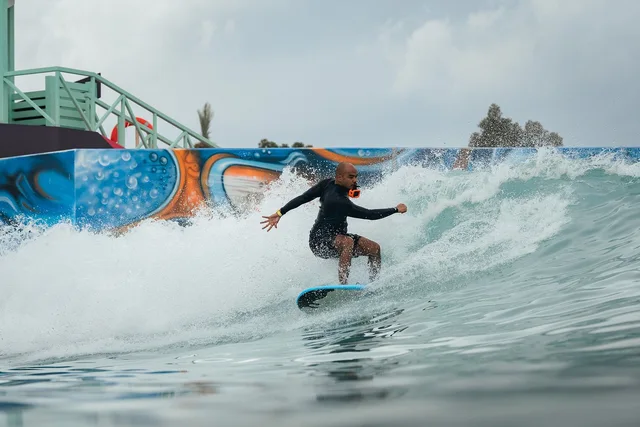 Al Ain Adventure: Rafting, Splash Pass und Surfen – Aufnahme zum Erlebnis – Bild 2