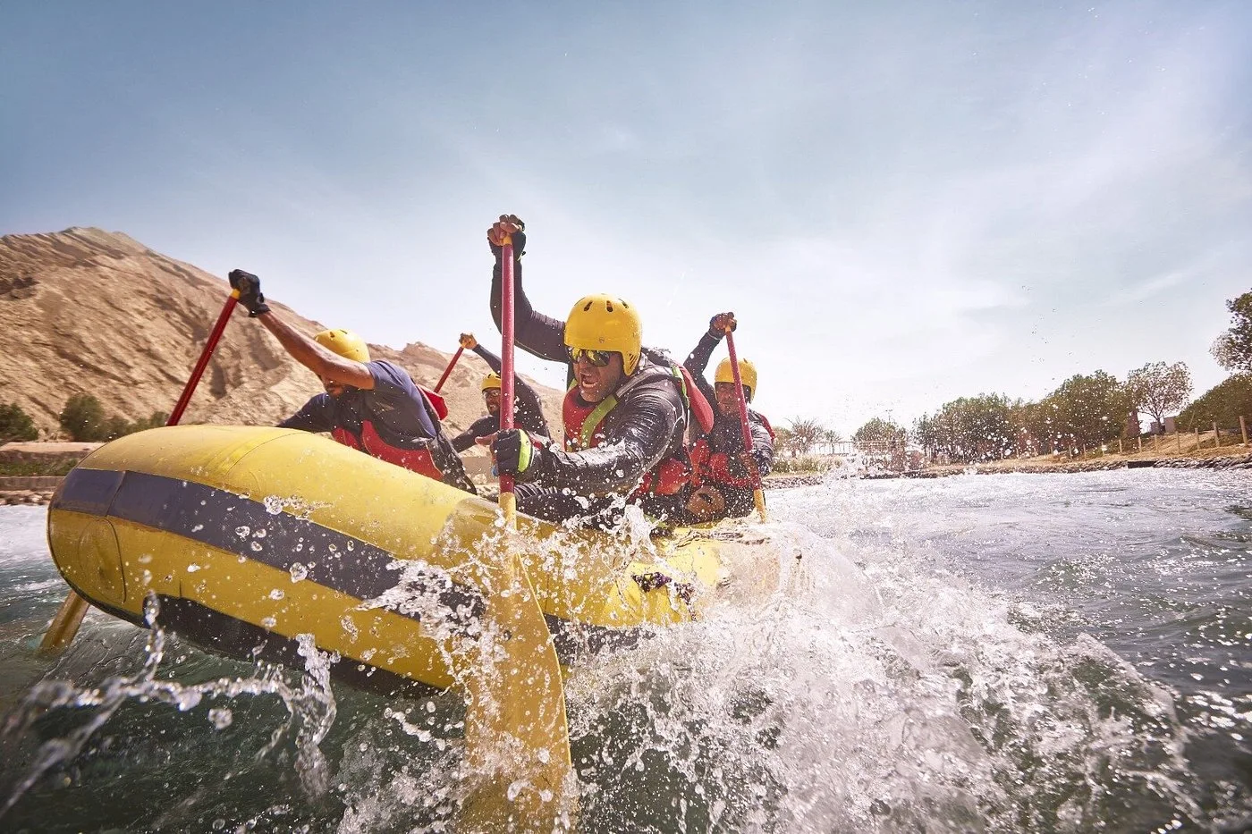Al Ain Adventure: Rafting, Splash Pass und Surfen – Aufnahme zum Erlebnis