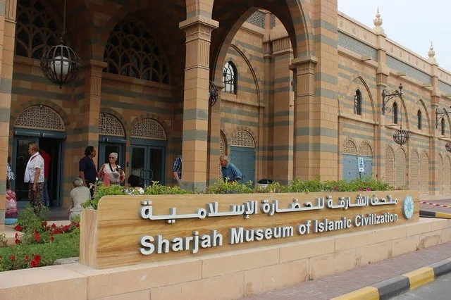 Sharjah und Ajman privat entdecken – Tagesausflug ab Dubai – Aufnahme zum Erlebnis – Bild 3