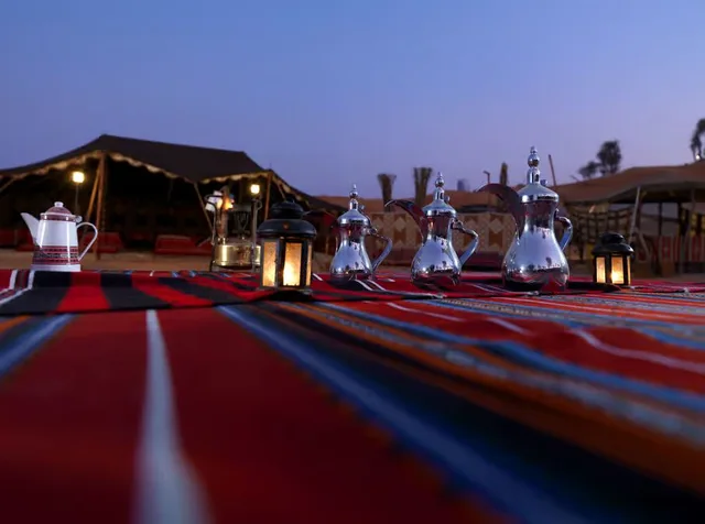 Bedouin Oasis: Abendsafari mit Dünenfahrt und Grillessen – Aufnahme zum Erlebnis – Bild 3