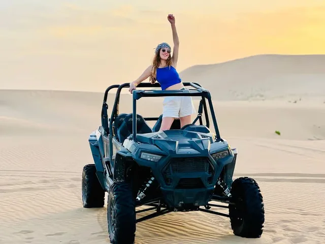 Abu Dhabi Wüstensafari: Quad, Sandboarding und BBQ – Aufnahme zum Erlebnis – Bild 8