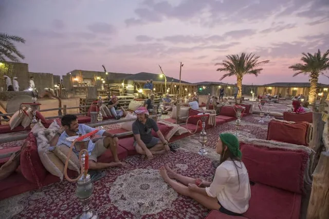 Heritage-Wüstensafari Dubai: Land Rover und Abendessen – Aufnahme zum Erlebnis – Bild 5