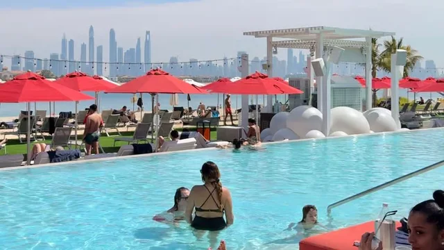 Palm Jumeirah: Strand- und Pooltag im Th8 Palm – Aufnahme zum Erlebnis – Bild 7