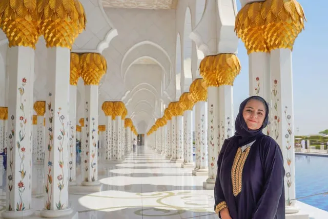 Abu Dhabi ab Dubai: Moschee und Stadtbesichtigung – Aufnahme zum Erlebnis – Bild 3