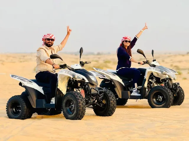 VIP-Wüstensafari: Quad, Kamelrunde und Grillabend – Aufnahme zum Erlebnis – Bild 10