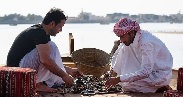 Abu Dhabi Perlentradition: Geschichten und Austernöffnung – Aufnahme zum Erlebnis – Bild 9