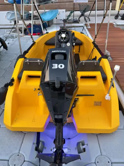 Yas Island: privates Boot für eine Stunde selbst fahren – Aufnahme zum Erlebnis – Bild 5