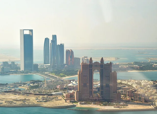 Hubschrauber-Rundflug Abu Dhabi: dreißig Minuten Aussicht – Aufnahme zum Erlebnis – Bild 7