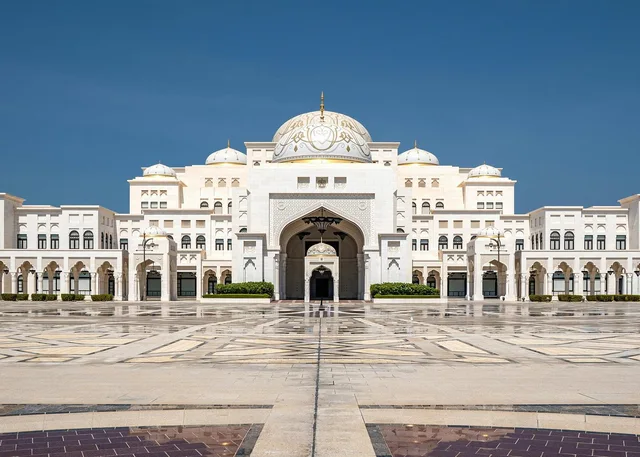 Abu Dhabi privat ab Sharjah: Moschee und Corniche – Aufnahme zum Erlebnis – Bild 13