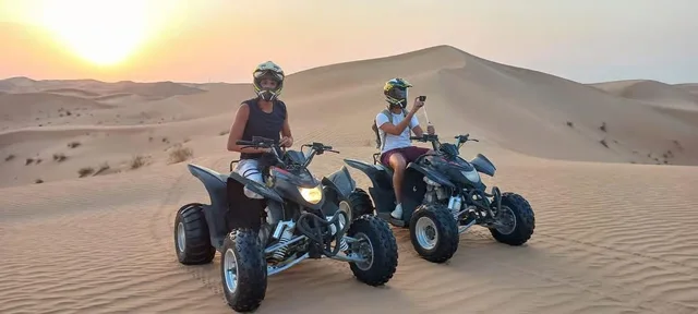 Doha Wüstensafari: Quad, Kamel und Inland Sea – Aufnahme zum Erlebnis – Bild 3
