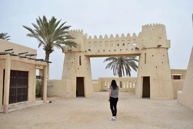 Westkatar: Zekreet, Richard Serra und Kamelrennbahn – Aufnahme zum Erlebnis – Bild 3