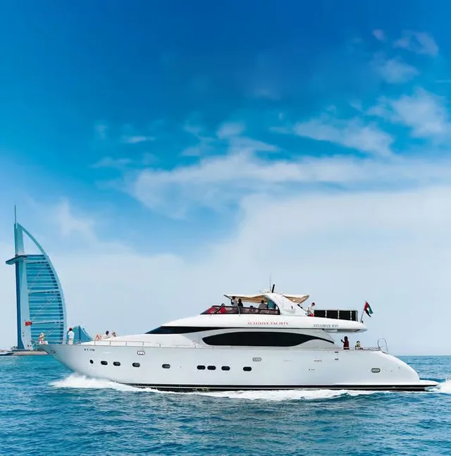 Dubai Marina Yachttour: Skyline, Frühstück oder BBQ – Aufnahme zum Erlebnis – Bild 12
